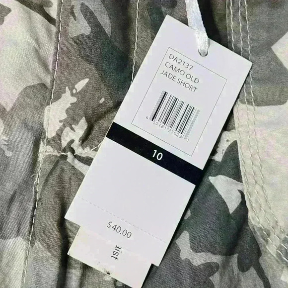 Dash Camo Old Jade Shorts. Cuffed, 4 pocket NWT size 10 - Picture 8 of 11